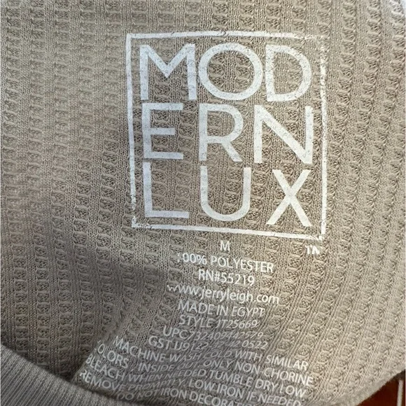 NWT BUNDLE of 3 Light Crew Sweatshirts from MODERNLUX 🌷Size M (1) and L (2) 🌷 - Picture 5 of 14